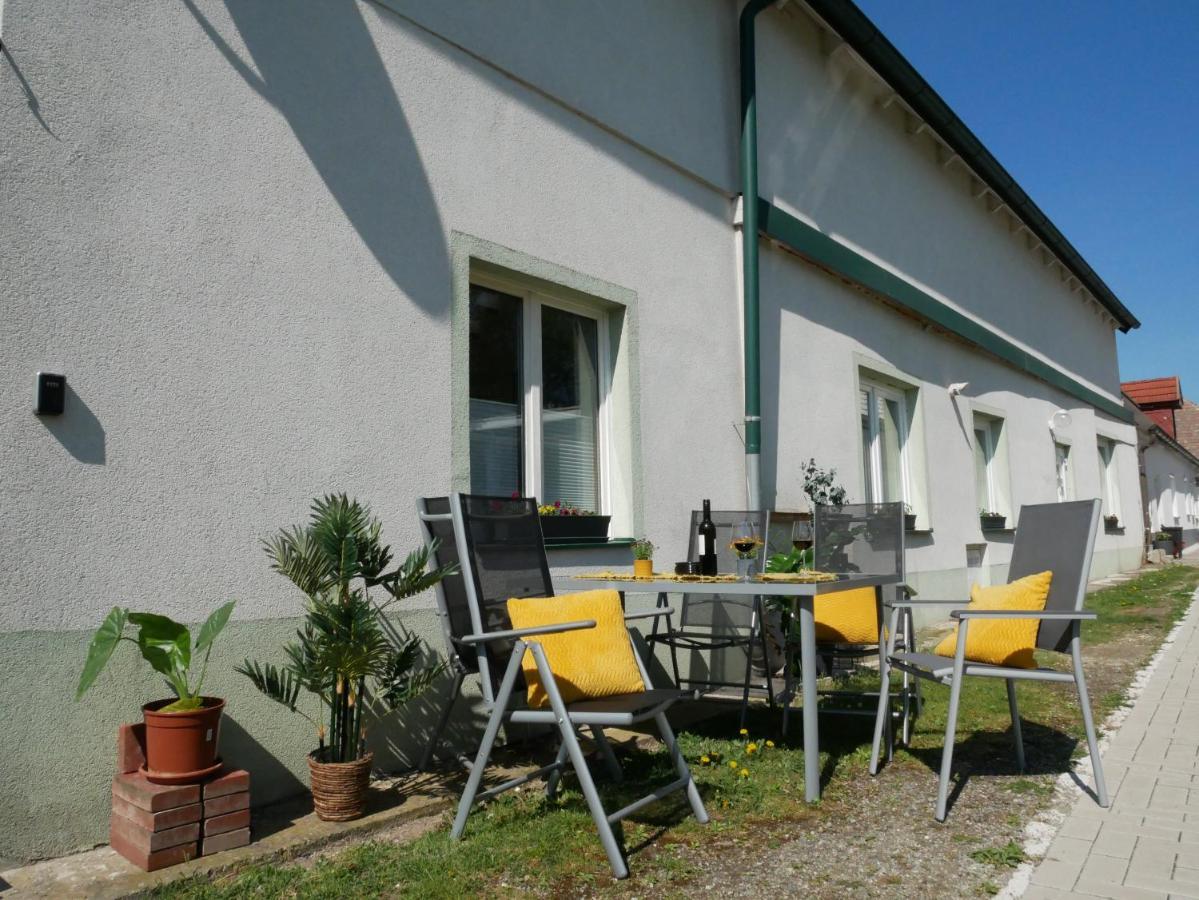 Bonito - Historischer Streckhof Schützen am Gebirge Exterior photo
